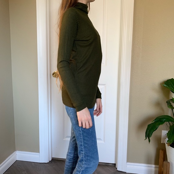 Forever 21 Turtle neck olive top - Picture 7 of 8